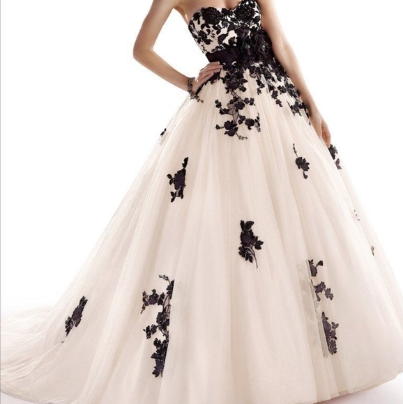 Maggie Sottero Dresses & Skirts - Meggie Sottero Cosette wedding dress